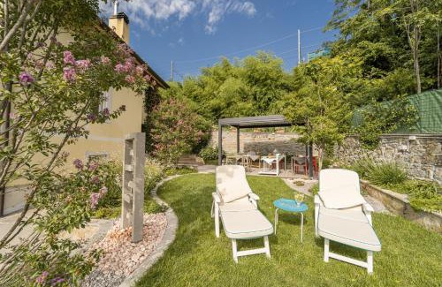 Roiano-Gretta-Barcola-Cologna-Scorcola Bed & Breakfast | Relax at Villa Bonafata B&B with Oceanfront Hot Tub