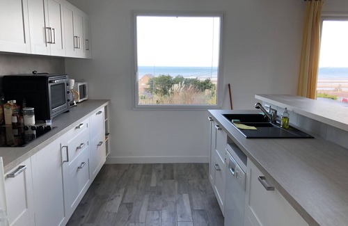 Saint-Laurent-sur-Mer House | Beautiful Villa Bord de Mer at Omaha Beach - Pet-Friendly Escape