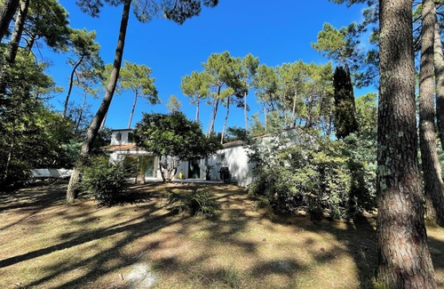 La Palmyre Villa | Seaside Villa in Private Park with Pool and Tennis Access