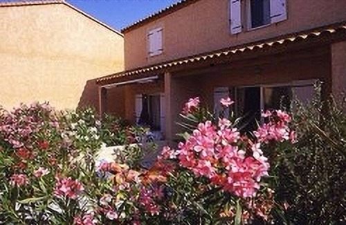 Le Barcares Villa | Relaxing Villa Bord de Mer with Spa & Family Friendly Features