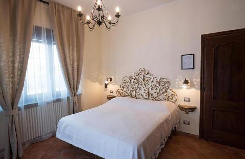 Villafranca dʼAsti Villa | Villa Bordone: Guest Rated 9.7 with Oceanfront Relaxation