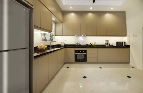 South Pattaya Villa | Villa Bos: Oceanfront Oasis Just 5 Minutes from Jomtien