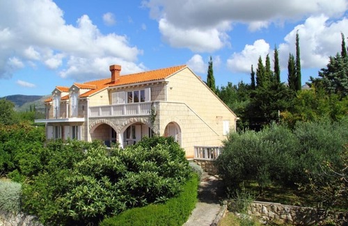 Cilipi Villa | Villa Boskovic: Four-Bedroom Villa with Pool & Sea Views