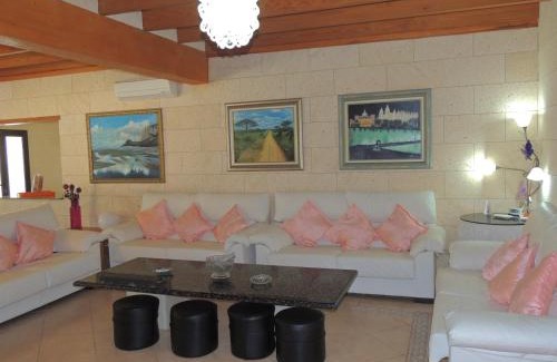 Son Antem House | Elegant Villa Bosque: Family-Friendly Retreat with Pool