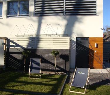Niechorze Bed & Breakfast | Explore Villa Botanica: Ocean View & Family-Friendly Stay