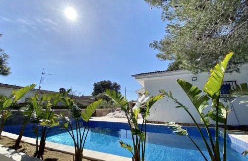Les Tres Cales Villa | Elegant Villa Bouganvilla: Family-Friendly Oasis with Pool
