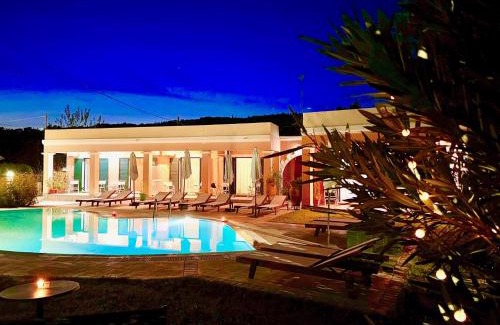 Velonades Villa | Idyllic Villa Bougarini with Private Pool and Ocean View