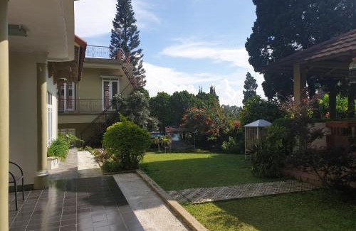 Parongpong House | Villa Bougenvile Lembang Asri