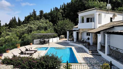 Agia Pelagia Chlomou Villa | 4-Star Villa Boukari: Oceanfront Oasis with Spa & Pool