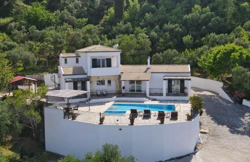 Agia Pelagia Chlomou Villa | 4-Star Villa Boukari: Oceanfront Oasis with Spa & Pool