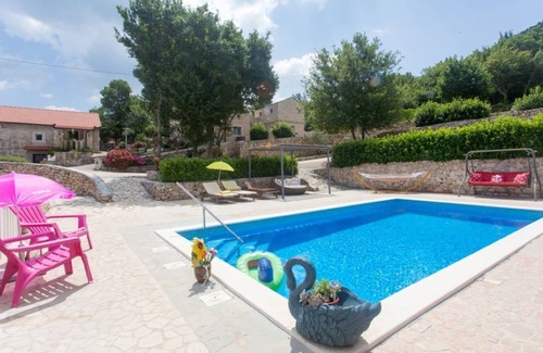 Dicmo Villa | Villa Brkic: Family-Friendly Retreat with Private Pool
