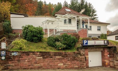 Rodalben Hotel | Guest Rated Villa Bruderfels, Garni - Comfort Awaits