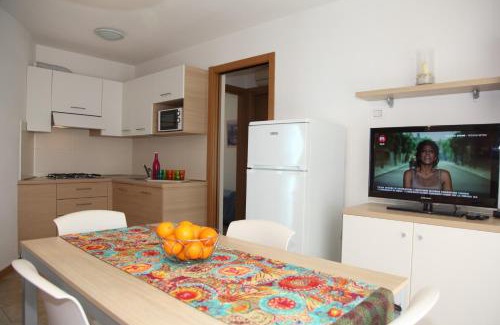 Lignano Sabbiadoro Apartment | Villa Bruna: Family-Friendly Stay with Pool & Hot Tub