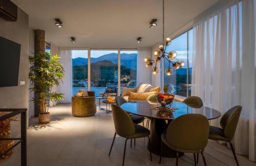 Cove Tri Zala (Zrnovo) Villa | Elegant Villa Buddha Bay: Oceanfront Bliss & 9.9/10 Rating