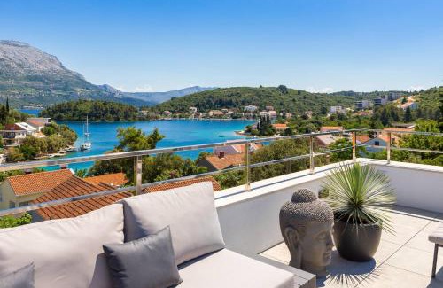 Cove Tri Zala (Zrnovo) Villa | Elegant Villa Buddha Bay: Oceanfront Bliss & 9.9/10 Rating