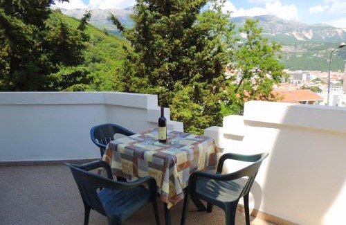 Bijeli do House | Oceanfront Villa Budvanka Guesthouse - Rated 9.4/10!