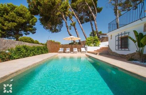 El Portet Villa | Relaxing Villa BUENOS AIRES with Pool & Spa Retreat