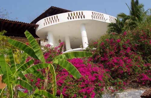 Almacen House | Pet-Friendly Villa Bugambilias with Ocean View and Pool