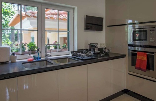 Charneca de Caparica e Sobreda Villa | Villa Buganvilia III - Relaxing Retreat with Private Pool