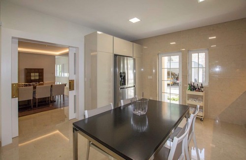 Charneca de Caparica e Sobreda Villa | Villa Buganvilia III - Relaxing Retreat with Private Pool