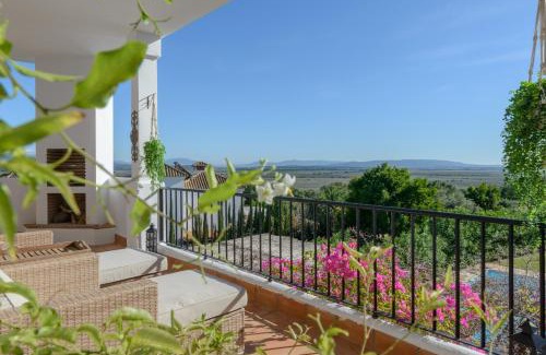 Benalup-Casas Vieja Villa | Villa Buganvilla: Family-Friendly Retreat with Pool Access