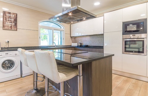 Charneca de Caparica e Sobreda Villa | Villa Buganvilia - Allure Villas