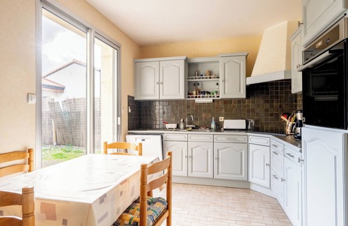 Pornic Villa | Villa 'Buissonnets' with Private Terrace, Private Garden and Wi-Fi