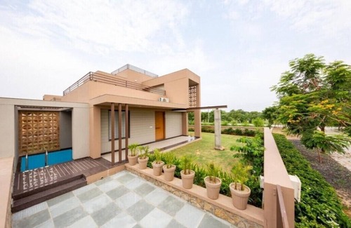 Sanand House | Nature Abode Villa: Perfect Family Getaway in Scenic Surroundings
