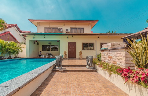 South Pattaya Villa | Elegant Villa BV: 4 Bedrooms Steps from Beach & Nightlife
