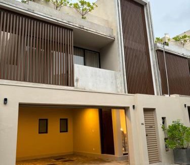 Rathmalana Villa | Cozy Villa by the Mountain - Perfect for Families