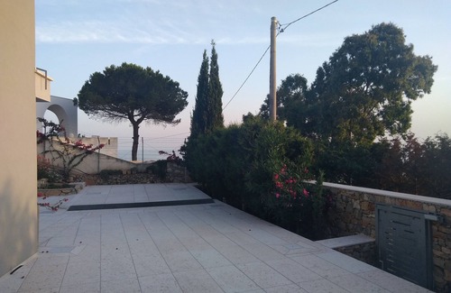 Torre Vado Villa | Villa Cà del Mar B2: Family-Friendly with Pool & Breakfast