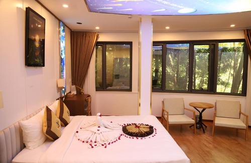 Cao Phong Hotel | Villa Cánh Cam: Family-Friendly Stay with Breakfast Included