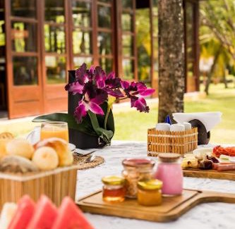 Porto da Rua Hotel | Experience Paradise at Pousada Côté Sud - 10/10 Rated!