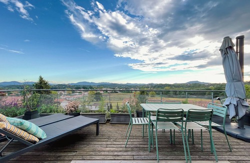 Anglet Villa | Villa Côte-basque: Unique Mountain Views & Spa Retreat