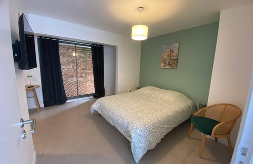 Ardres Bed & Breakfast | Pet-Friendly Retreat with Breakfast and Hot Tub Access
