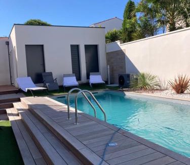 Vaux-sur-Mer Villa | Experience Villa Côte Mer 17: Rated 10/10 with Pool Access