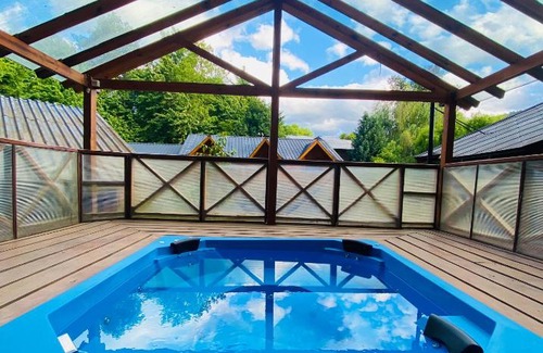 San Martin de los Andes Cabin | Villa Cümen: Guest Rated 9/10 with Pet-Friendly Amenities