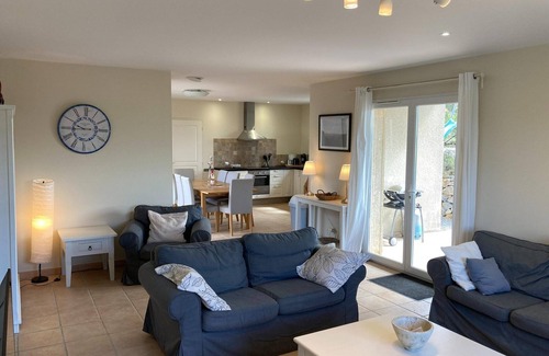 Montbrun-des-Corbieres Villa | Pet-Friendly Modern Villa with Private Pool & Great Reviews