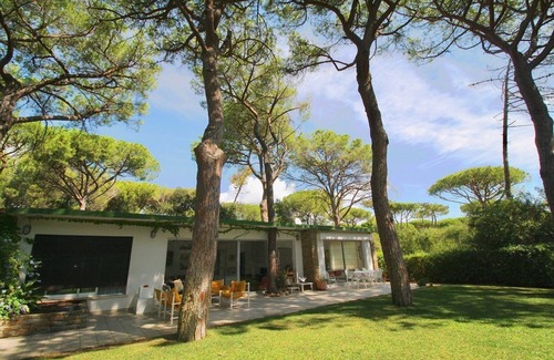 Le Rocchette Cottage | Delightful Villa Corallo with Family-Friendly Amenities
