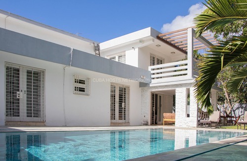 Municipality of Playa Villa | Relax at Villa Cabbana Siboney: Enjoy Pool & Ocean Views