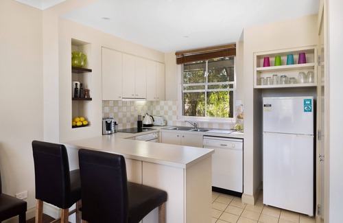 Pokolbin House | Villa Cabernet - Premier Resort Villa with Pool & Breakfast