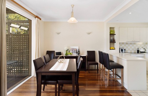 Pokolbin House | Villa Cabernet - Premier Resort Villa with Pool & Breakfast