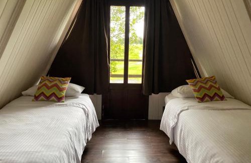 Sabanilla Cabin | Villa Calas: Family-Friendly Getaway with Kitchen & Breakfast