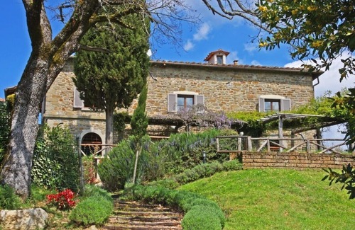 Pieve Santo Stefano House | Villa Calcina: Idyllic Tuscan Farmhouse with Ocean Views