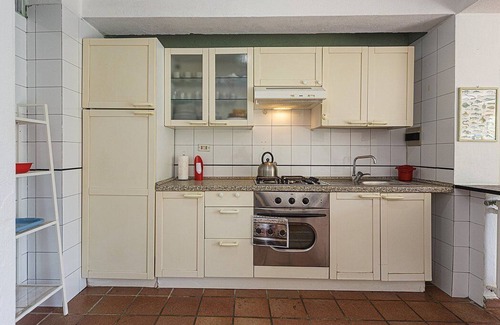 Recco Villa | Villa Calida: Inviting Seaside Retreat with Pool & Free Wi-Fi
