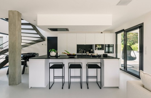 Biarritz Villa | Villa California: Premier Stay with Pool & Spa in Biarritz