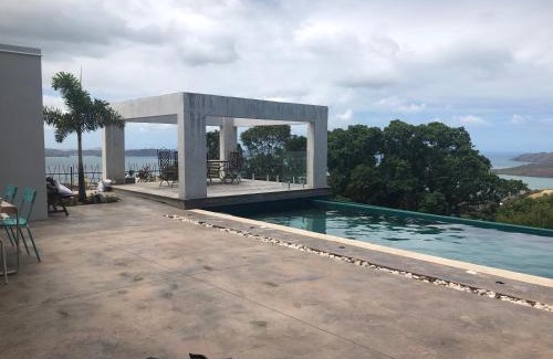 Dumbea Villa | Relax at Villa Californienne near Nouméa with Pool & Hot Tub