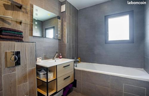 Saint-Jean Villa | Relaxing Villa Calme: Family-Friendly with Pool & Pets Welcome
