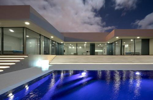 Estrela da Calheta House | Villa Camacho - Elegant Oceanfront Escape with Pool & Hot Tub