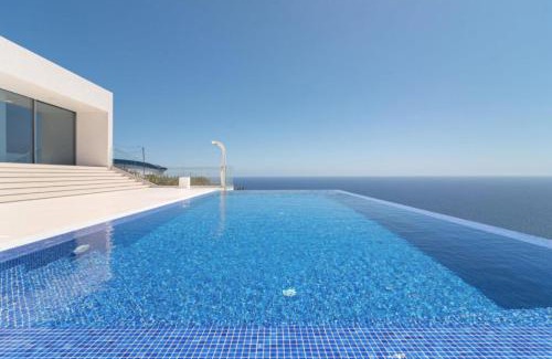 Estrela da Calheta House | Villa Camacho - Elegant Oceanfront Escape with Pool & Hot Tub